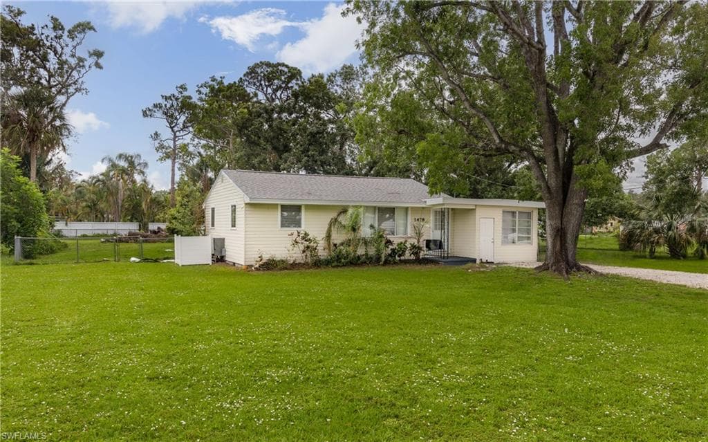 1478 Piney RD NORTH FORT MYERS, FL 33903