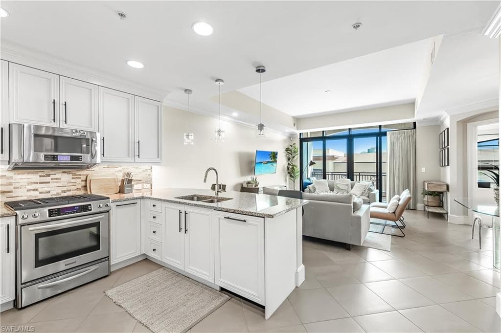 9123 Strada PL 7508 NAPLES, FL 34108
