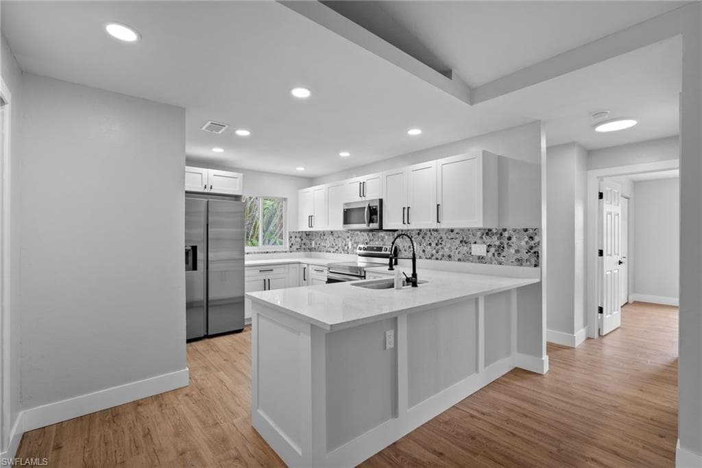 8354 San Carlos BLVD FORT MYERS, FL 33967