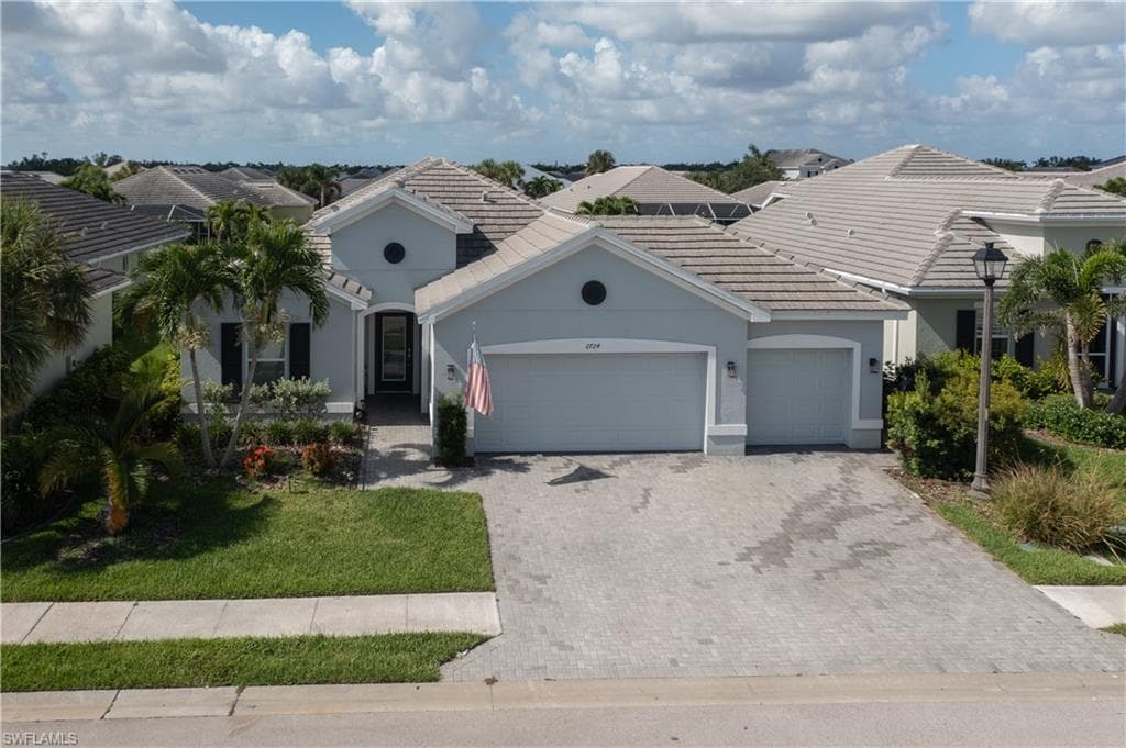 2724 Lambay CT CAPE CORAL, FL 33991