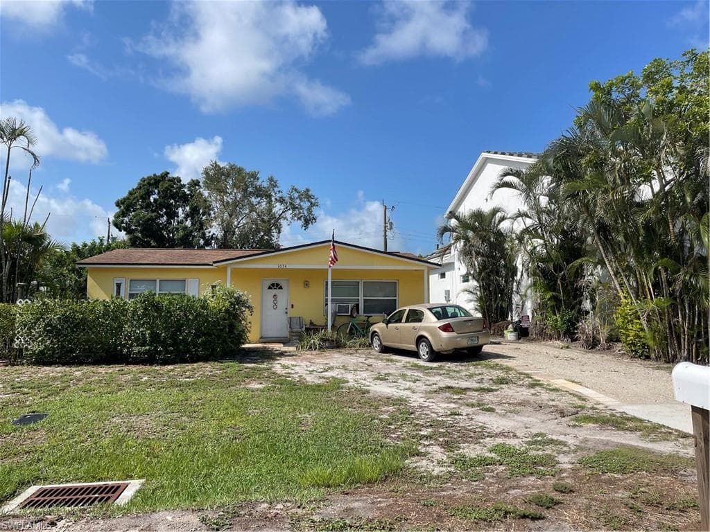 1074 Hollygate LN NAPLES, FL 34103