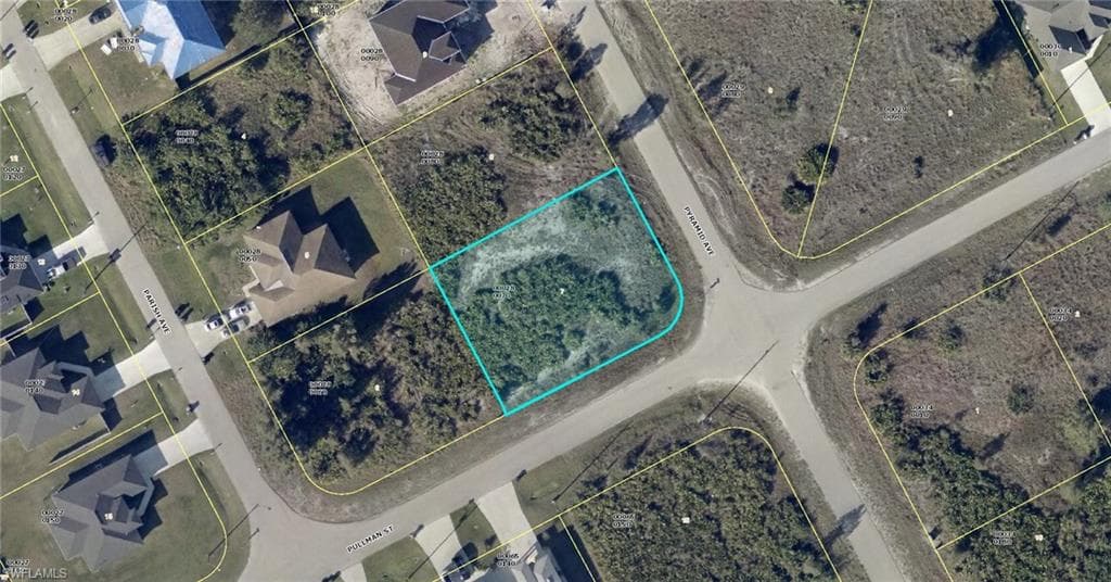 348 Pyramid AVE LEHIGH ACRES, FL 33974