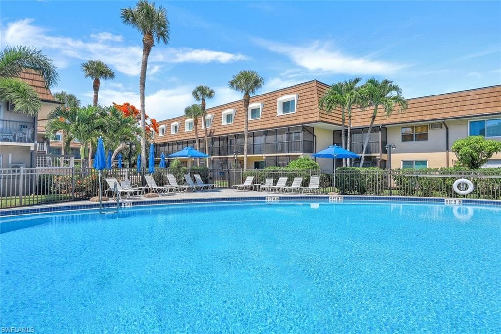 87 Collier BLVD J4 MARCO ISLAND, FL 34145