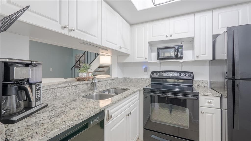 5848 Queen Elizabeth WAY 3 FORT MYERS, FL 33907