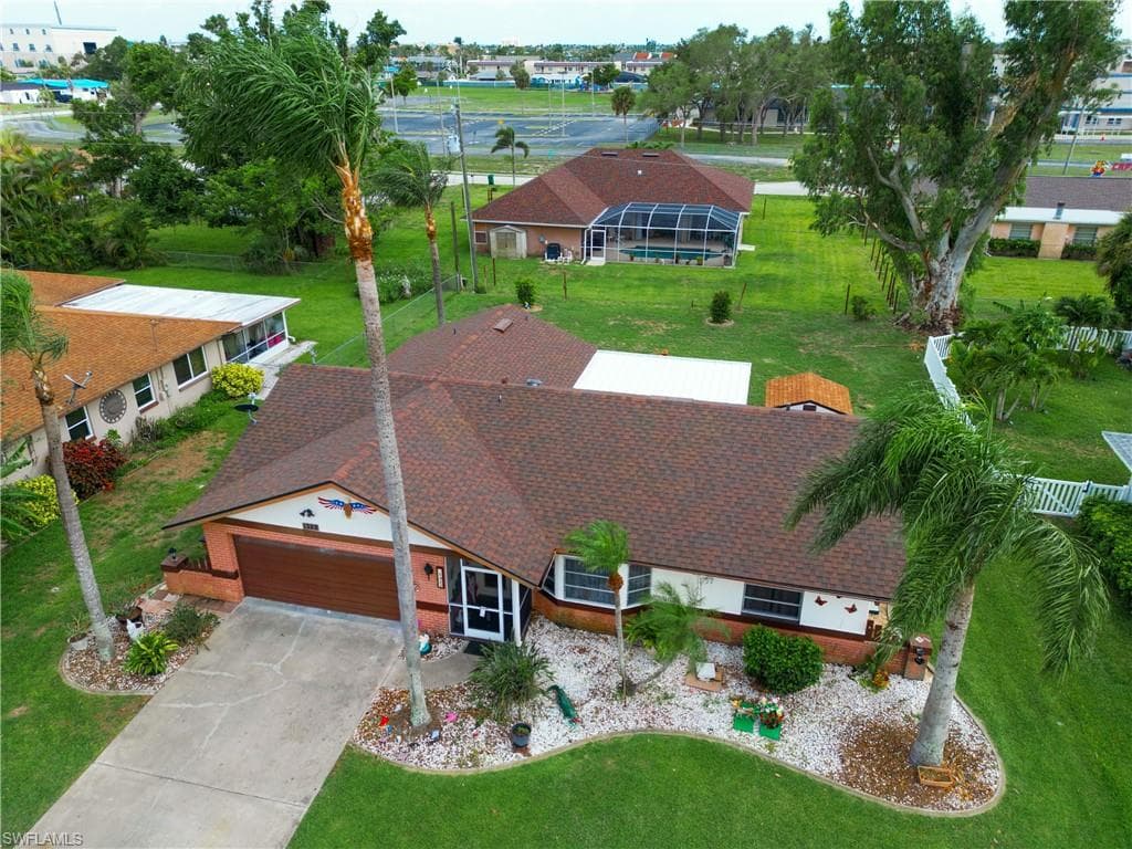 1322 SE 44th TER CAPE CORAL, FL 33904