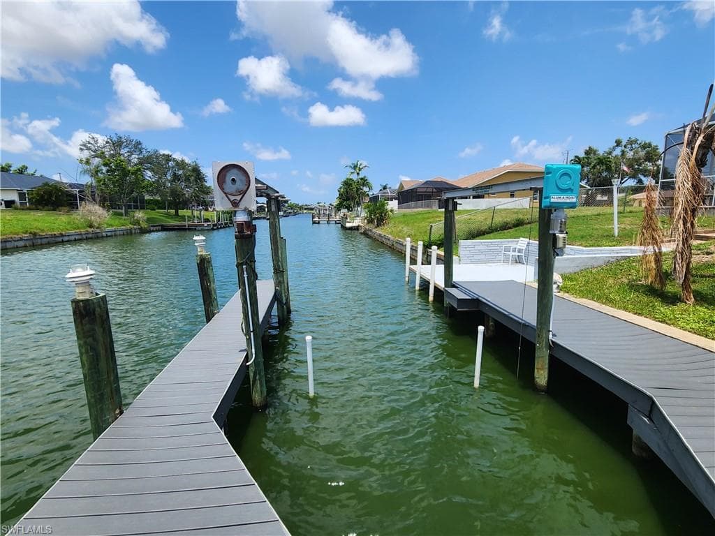 1302 SE 15th TER CAPE CORAL, FL 33990