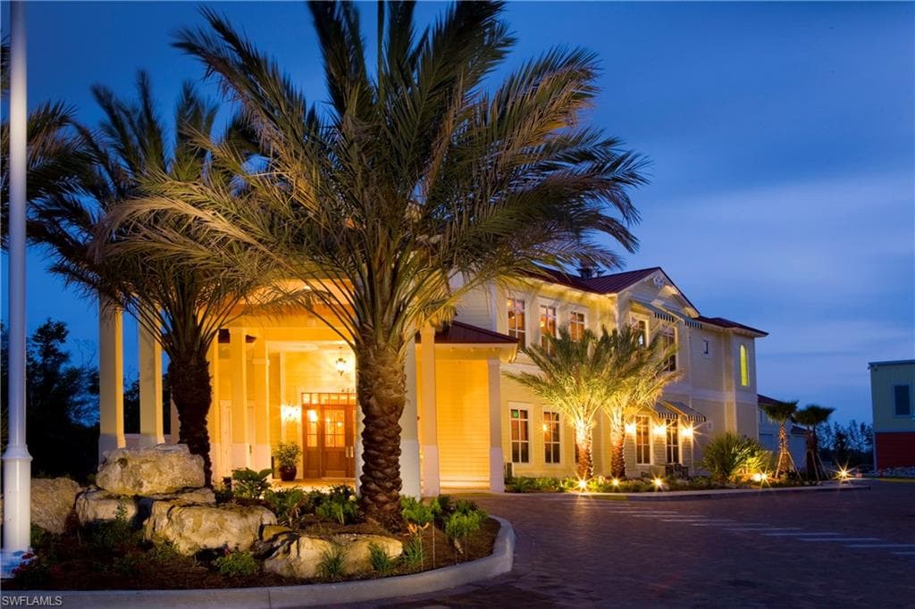 477 North RD NAPLES, FL 34104