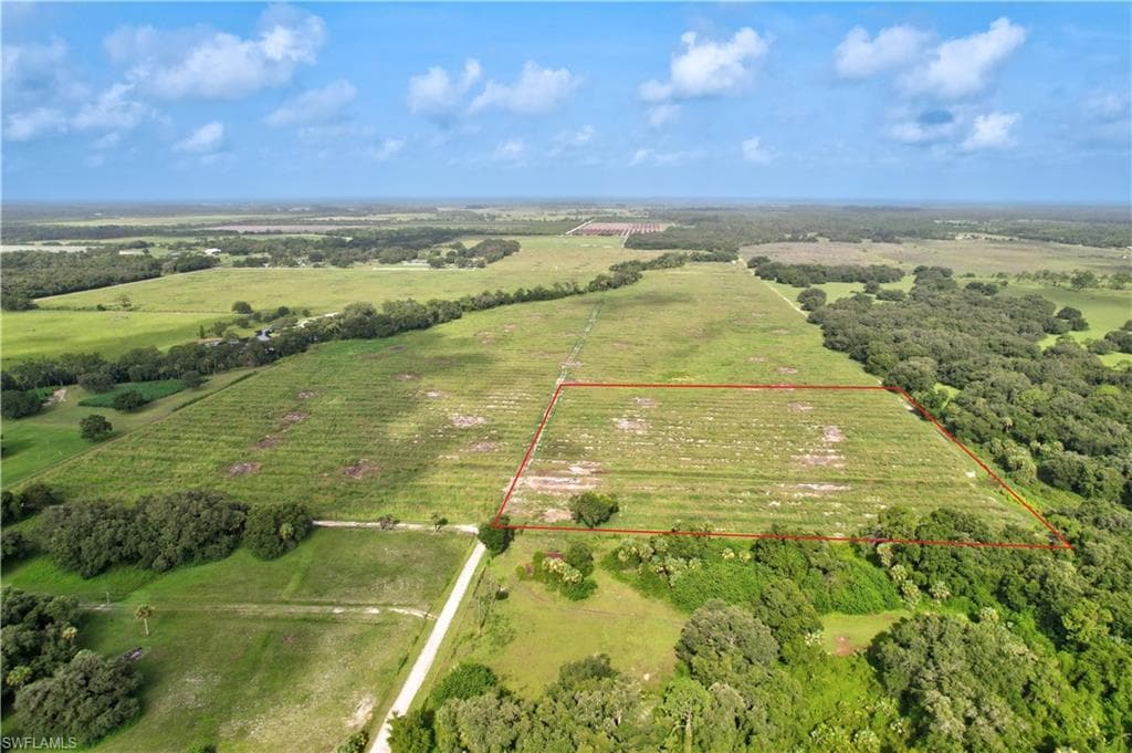1 CEMETERY RD LABELLE, FL 33935