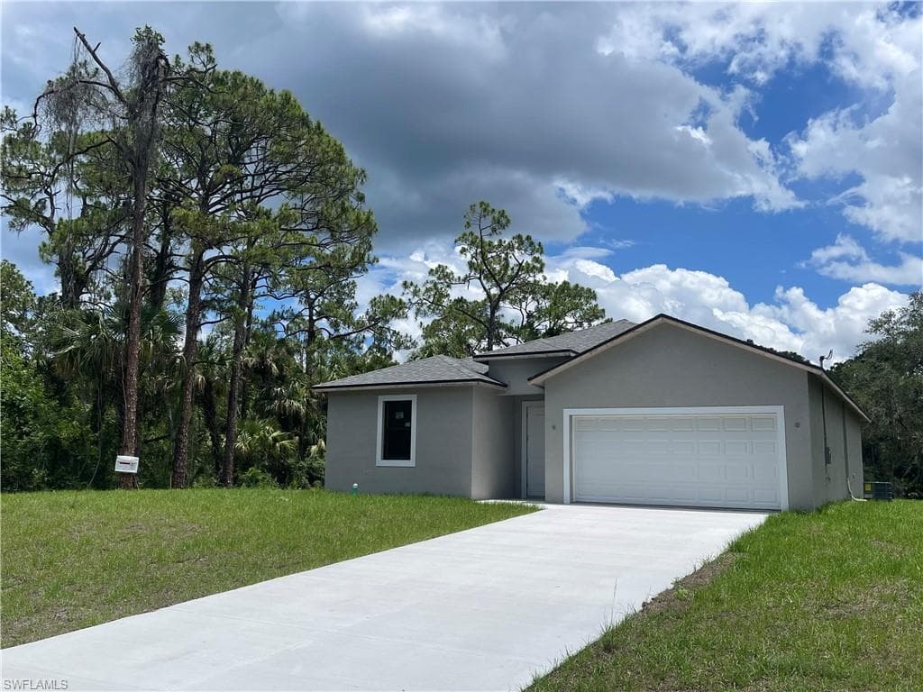 8002 Royal Circle LABELLE, FL 33935