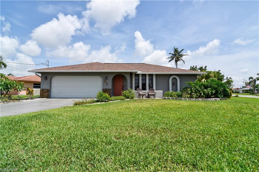 809 SE 32nd TER CAPE CORAL, FL 33904
