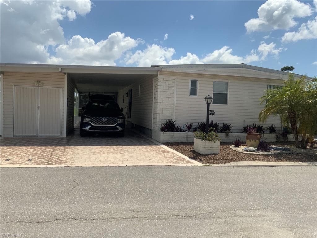 296 Boros DR NORTH FORT MYERS, FL 33903