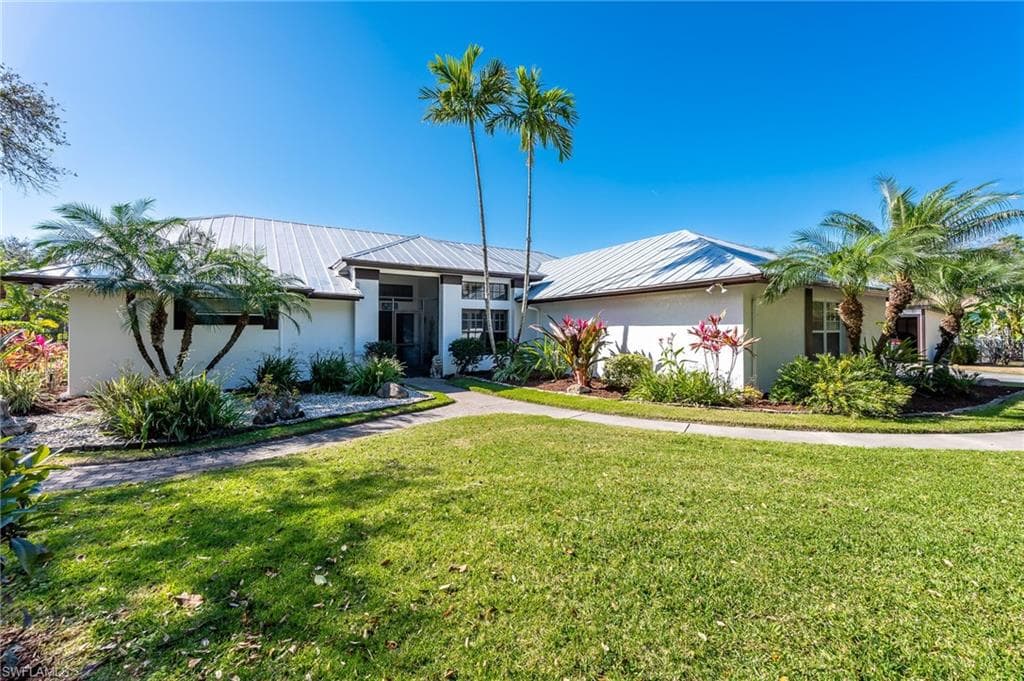 2271 Oakes BLVD NAPLES, FL 34119