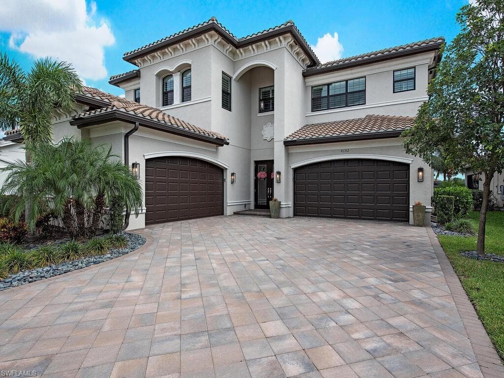 4682 Azalea DR NAPLES, FL 34119