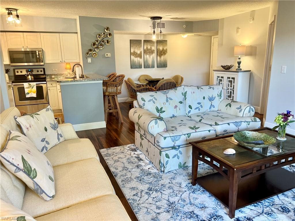 8950 Colonnades CT E 834 BONITA SPRINGS, FL 34135