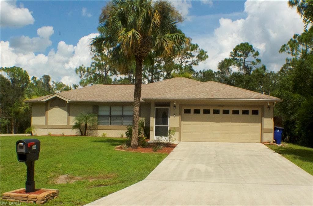 1322 Calvin AVE LEHIGH ACRES, FL 33972