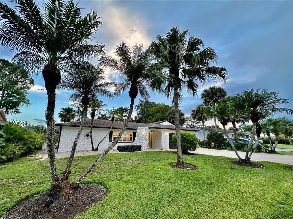 4590 Robin AVE NAPLES, FL 34104