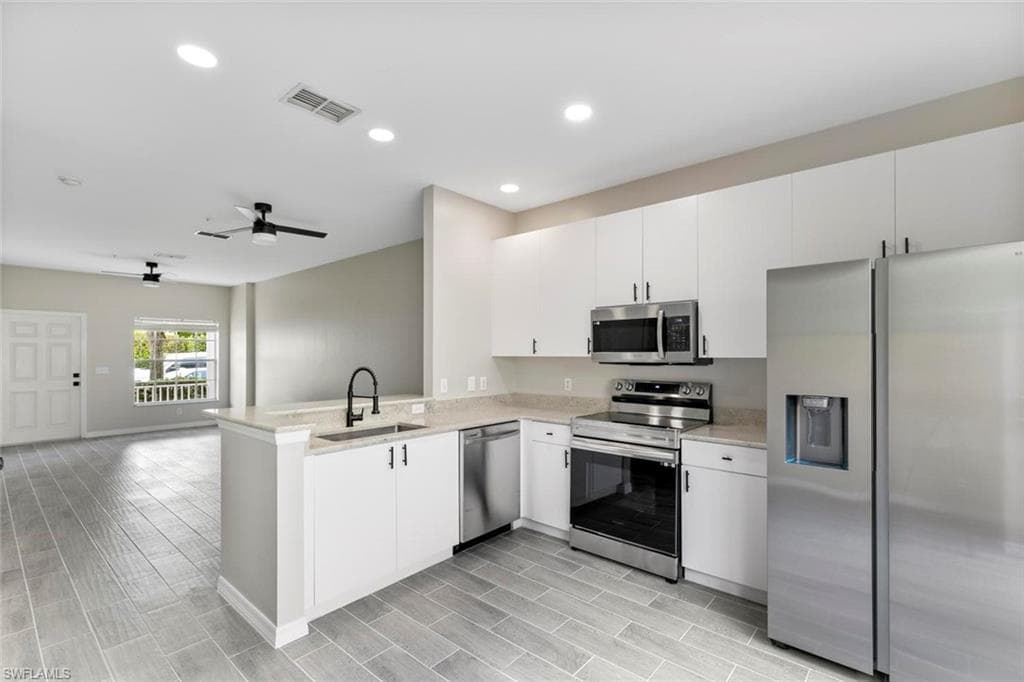3269 Amanda LN 33 NAPLES, FL 34109