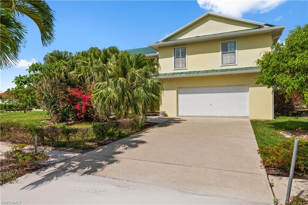 541 Shalimar ST MARCO ISLAND, FL 34145