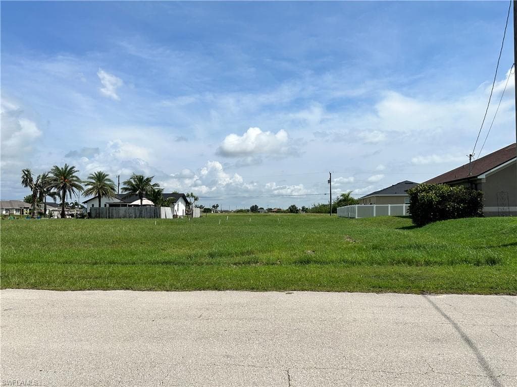 1119 NW 9th TER CAPE CORAL, FL 33993