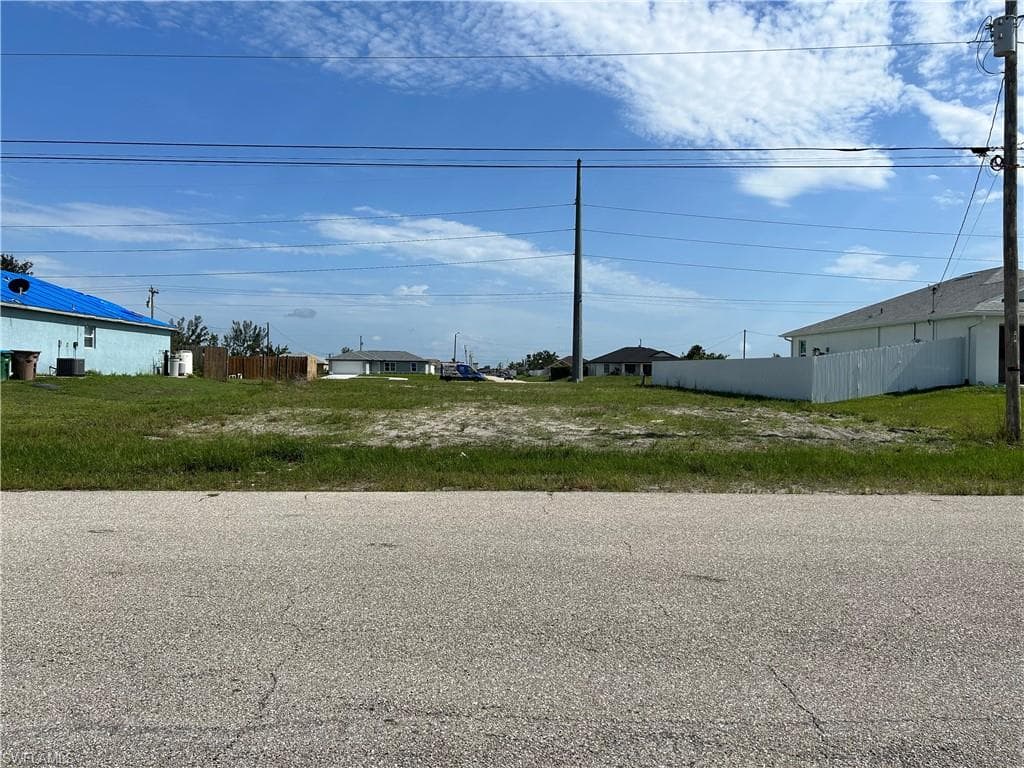 302 NW 24th PL CAPE CORAL, FL 33993