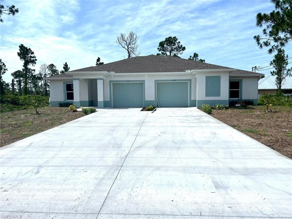 1072 Jaguar BLVD LEHIGH ACRES, FL 33974