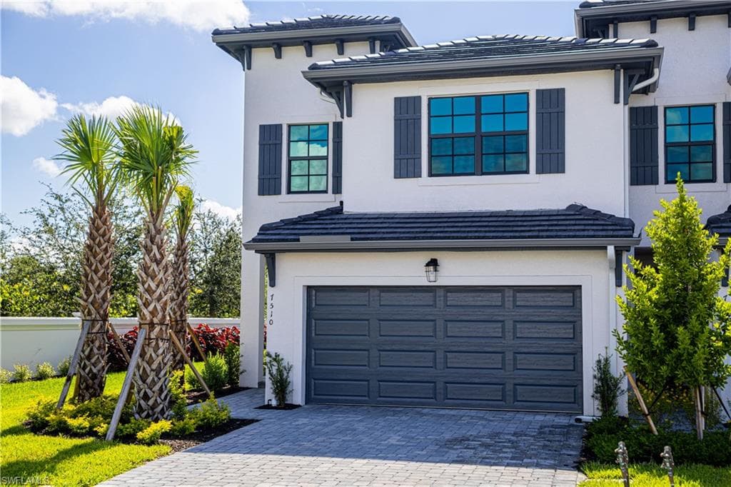 7510 Rockefeller DR NAPLES, FL 34119
