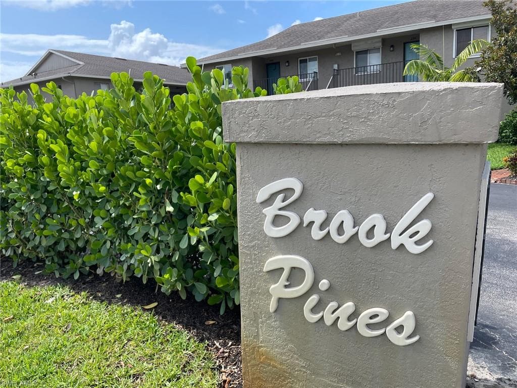 5697 Rattlesnake Hammock RD 101C NAPLES, FL 34113