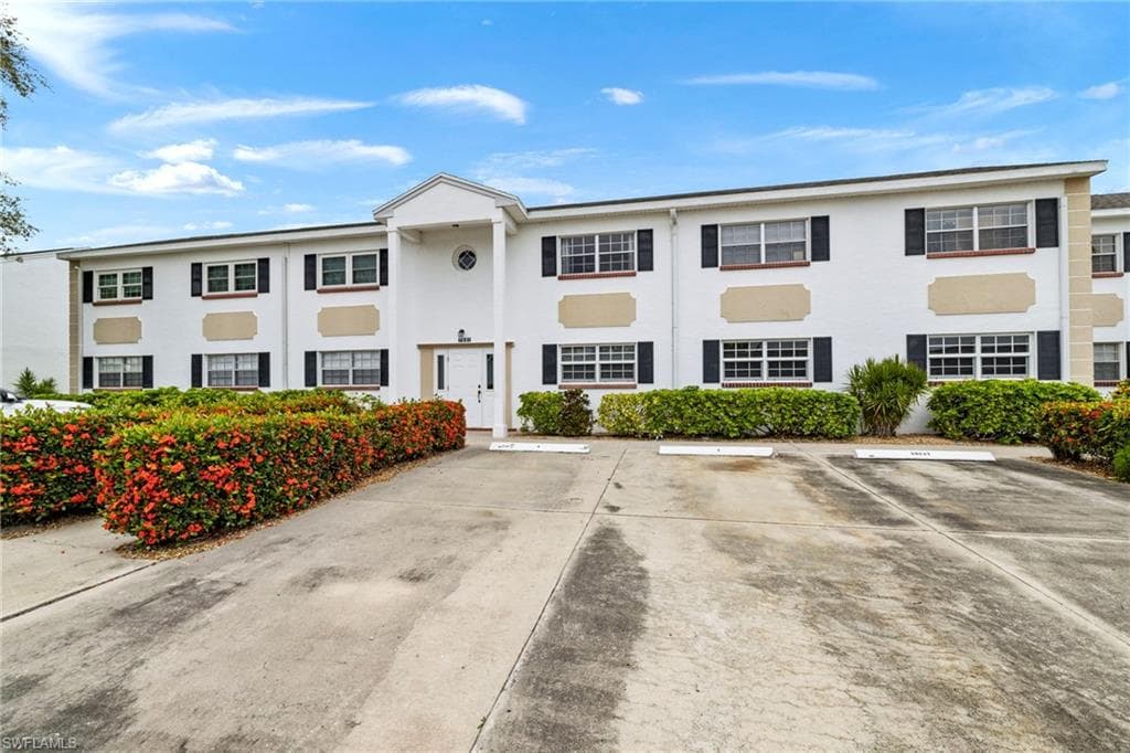 7031 Cedarhurst DR 11B FORT MYERS, FL 33919