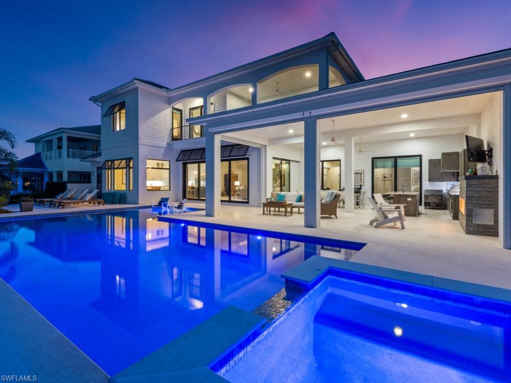 681 Crescent ST MARCO ISLAND, FL 34145