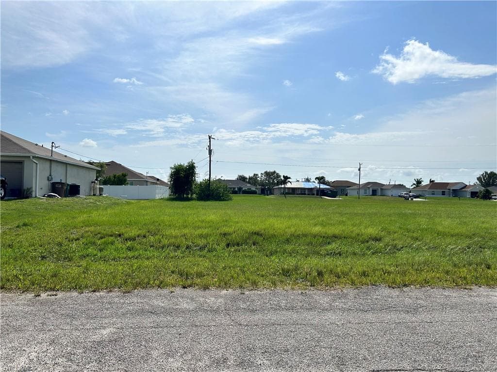 124 NW 25th AVE CAPE CORAL, FL 33993