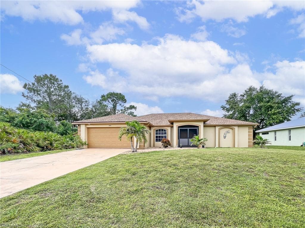 1846 Jovita AVE LEHIGH ACRES, FL 33972