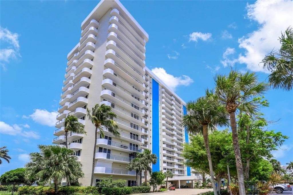 140 Seaview CT 204S MARCO ISLAND, FL 34145
