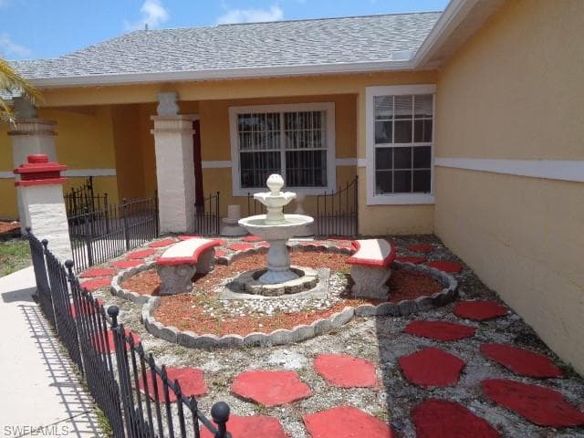 313 SE 18th TER CAPE CORAL, FL 33990