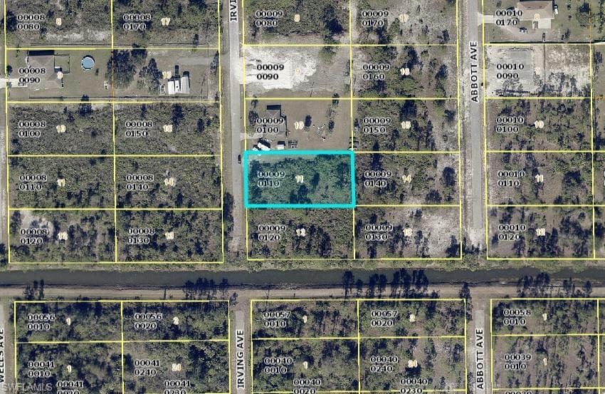 402 Irving AVE LEHIGH ACRES, FL 33972