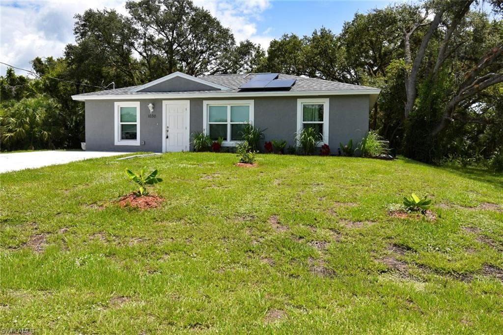 1030 March CT LABELLE, FL 33935
