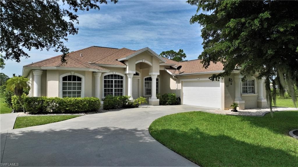 642 Parkdale BLVD LEHIGH ACRES, FL 33974