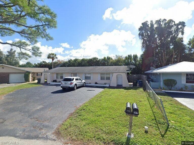 1040 Southdale RD FORT MYERS, FL 33919