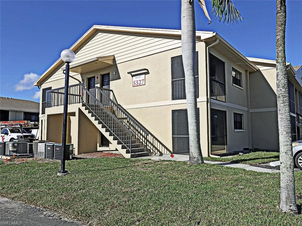 5327 Summerlin RD 2712 FORT MYERS, FL 33919