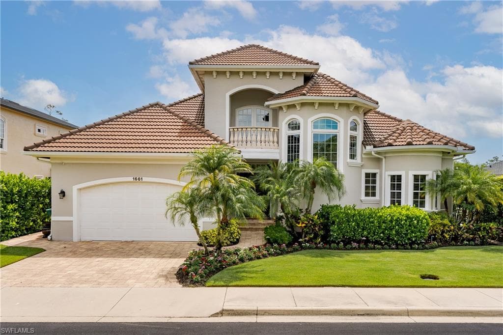 1661 Gordon River LN NAPLES, FL 34104