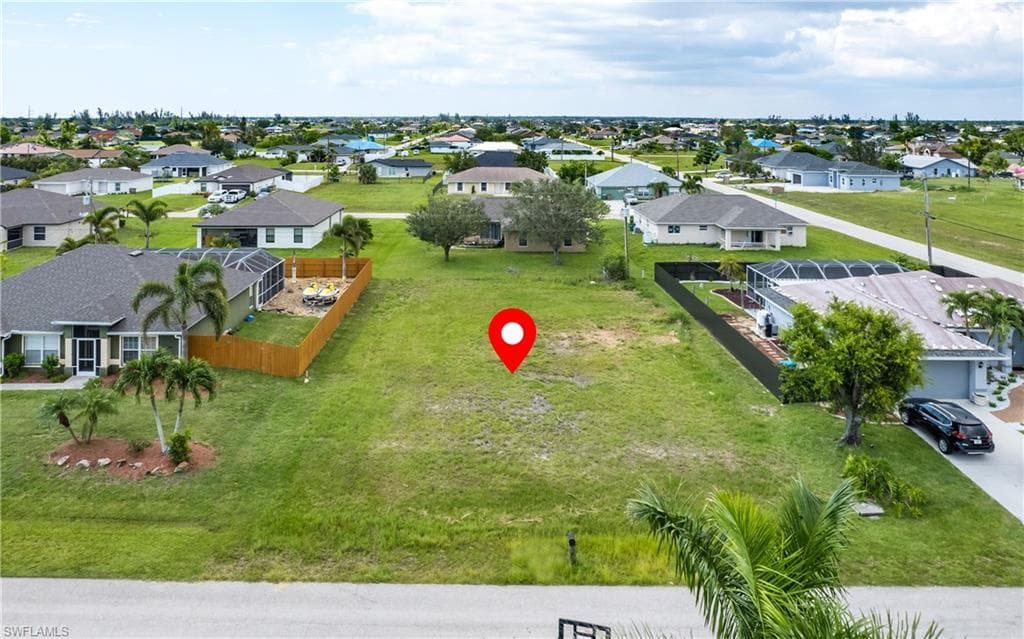 125 NE 11th TER CAPE CORAL, FL 33909