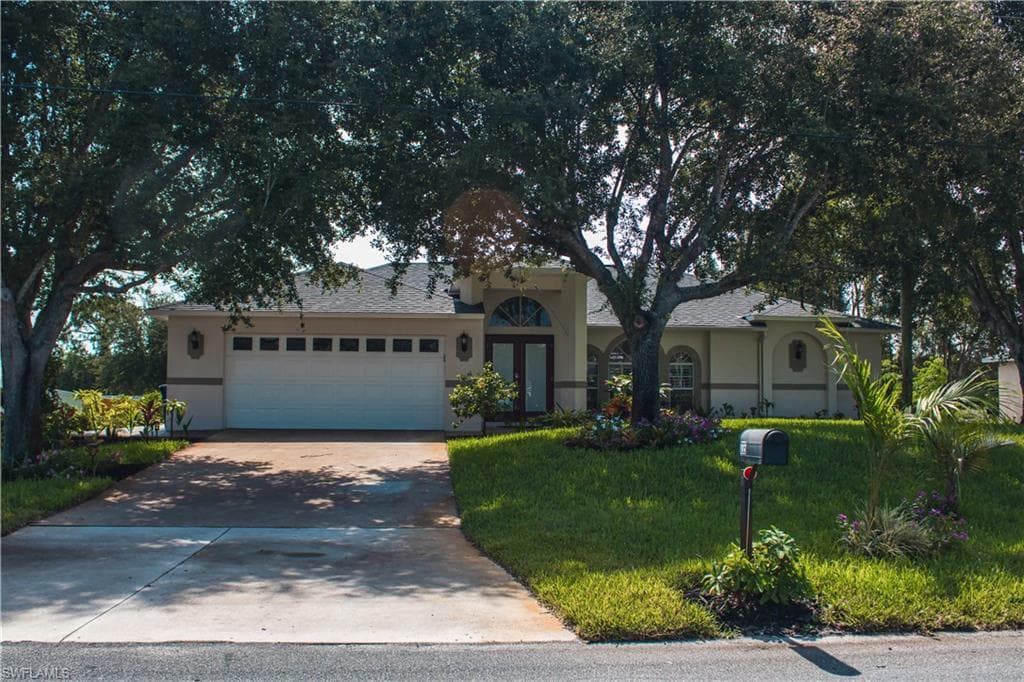 735 Arundel CIR FORT MYERS, FL 33913