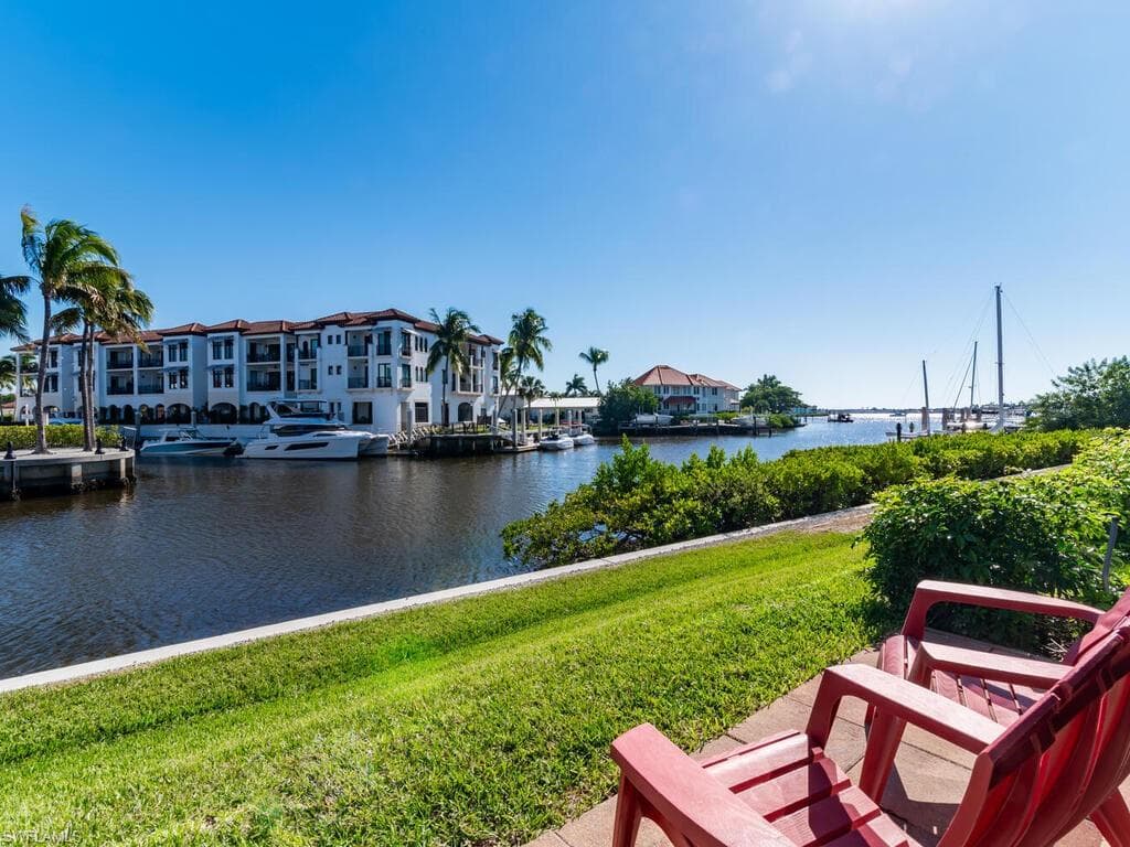 805 River Point DR 104C NAPLES, FL 34102
