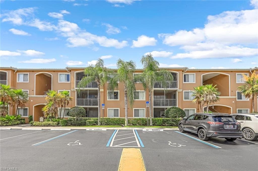 1835 Florida Club CIR 3205 NAPLES, FL 34112