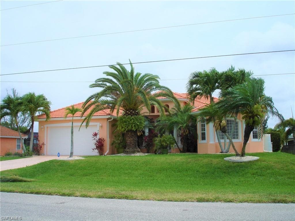 401 SW 33rd AVE CAPE CORAL, FL 33991