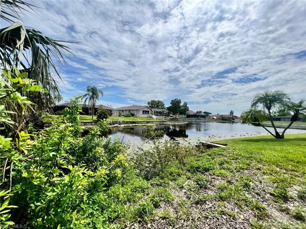 1114 SW 12th TER CAPE CORAL, FL 33991