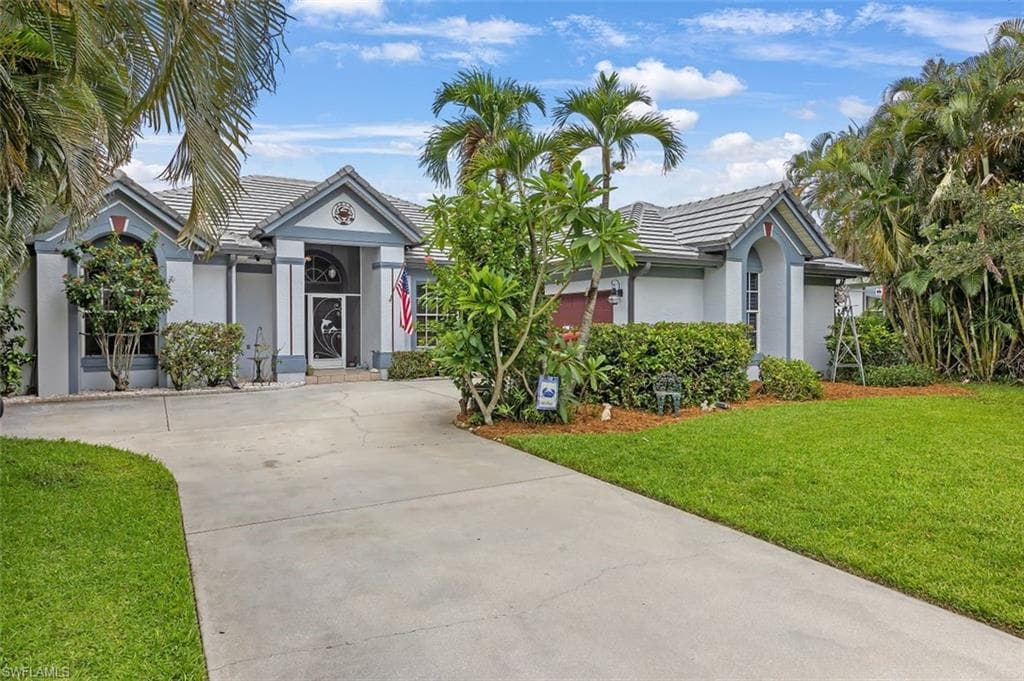 2212 Oxford Ridge CIR LEHIGH ACRES, FL 33973