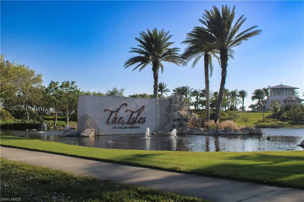 5685 Highbourne DR NAPLES, FL 34113