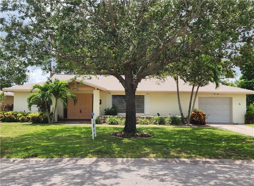 8960 Andover ST FORT MYERS, FL 33907