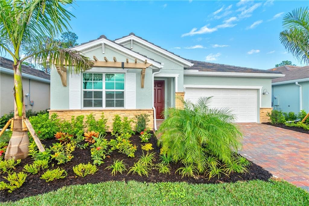327 Tamarindo LN NAPLES, FL 34114