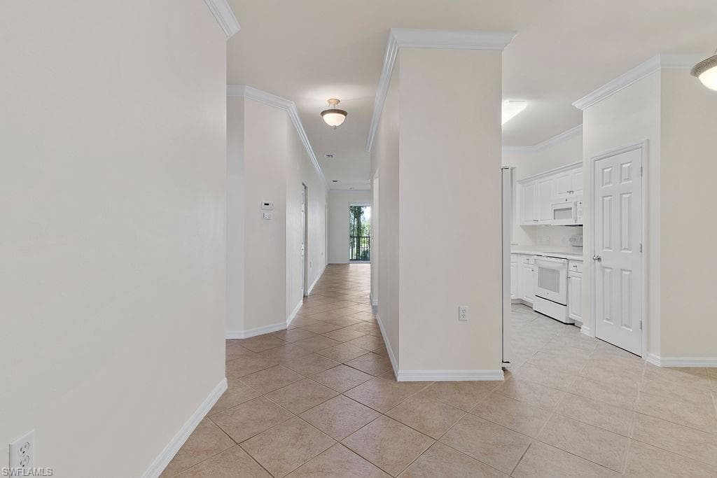 3985 Bishopwood CT E 202 NAPLES, FL 34114